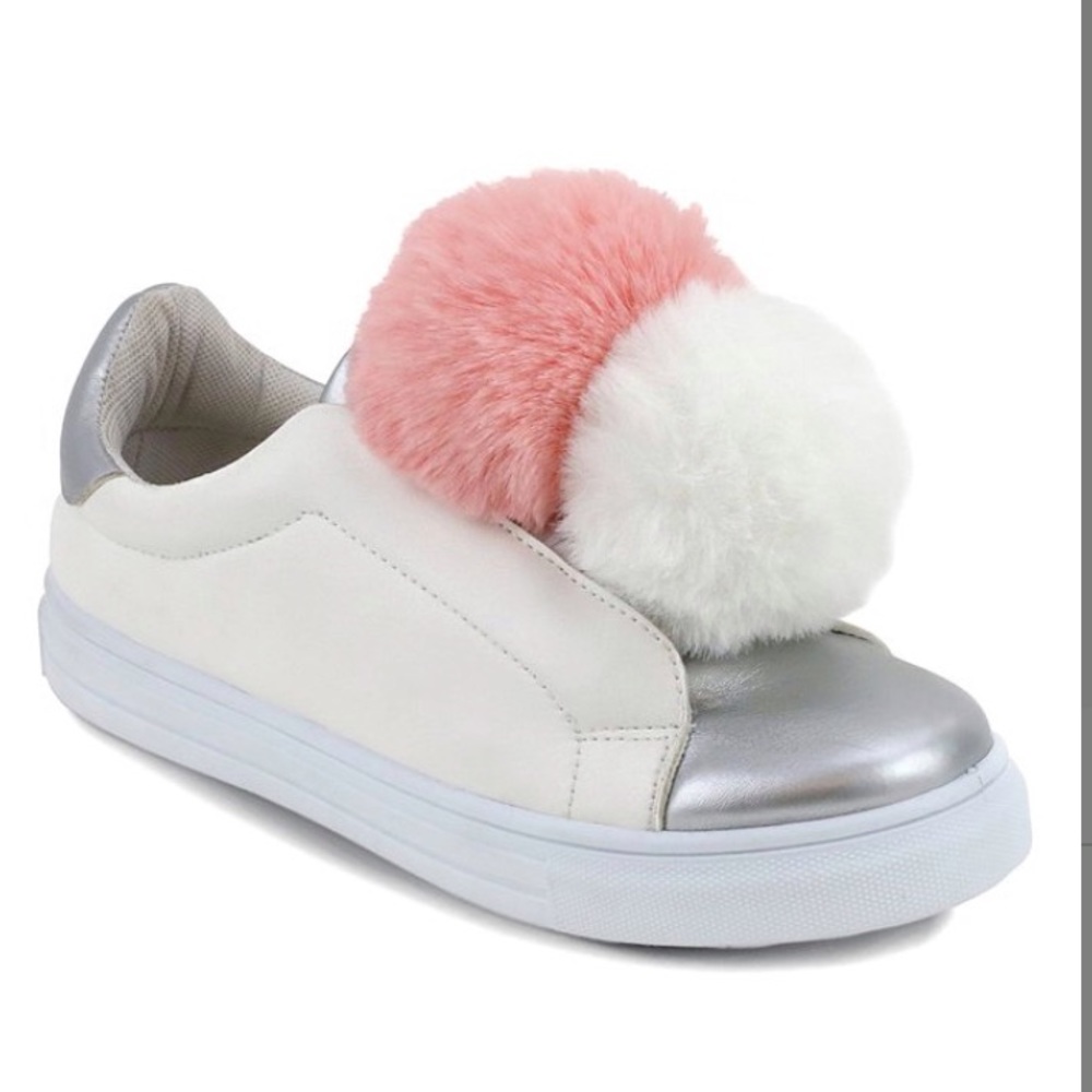 NWT /NIB pink and white pom-pom sneaker